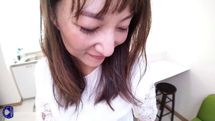 Naked Asian MILF Gets Creampied